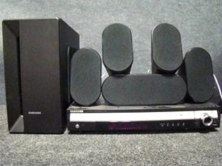 USED RV/MOTORHOME OR HOME SAMSUNG HOME THEATER SYSTEM HT-Q40N FOR SALE