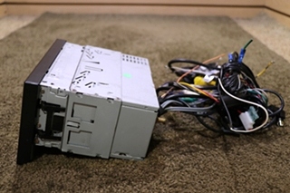 USED M4-LCD MAGNADYNE DISC PLAYER AM/FM/WB RADIO RV PARTS FOR SALE