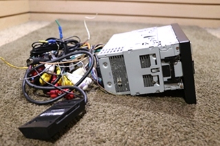 USED M4-LCD MAGNADYNE DISC PLAYER AM/FM/WB RADIO RV PARTS FOR SALE